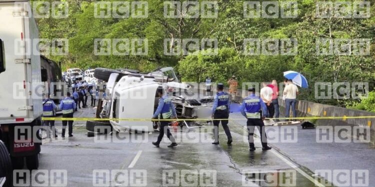 Dolor y luto en la Policía: revelan nombres de los agentes fallecidos en El Rodeo, Comayagua