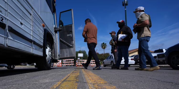 Jueza ordena el retorno a EE.UU. de hondureño deportado tras presuntas irregularidades en su proceso migratorio