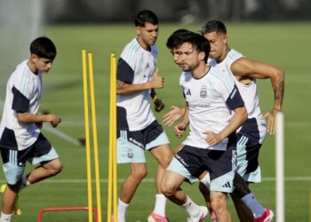 Nicolás Tagliafico corre el riesgo de perderse la fase de grupos del Mundial con la Selección argentina