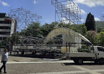 Arranca la instalación del Fan fest más grande del país en el parque central para vivir el mundial