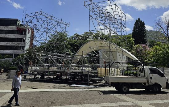 Arranca la instalación del Fan fest más grande del país en el parque central para vivir el mundial