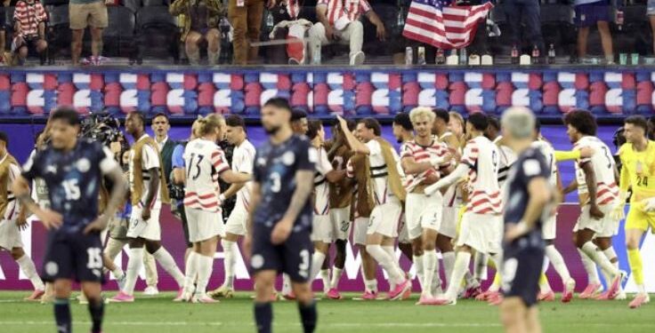 Estados Unidos se impone y golea a Paraguay 4-1 en su debut mundialista