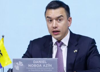 El presidente de Ecuador reduce el Gobierno al fusionar ministerios y secretarías