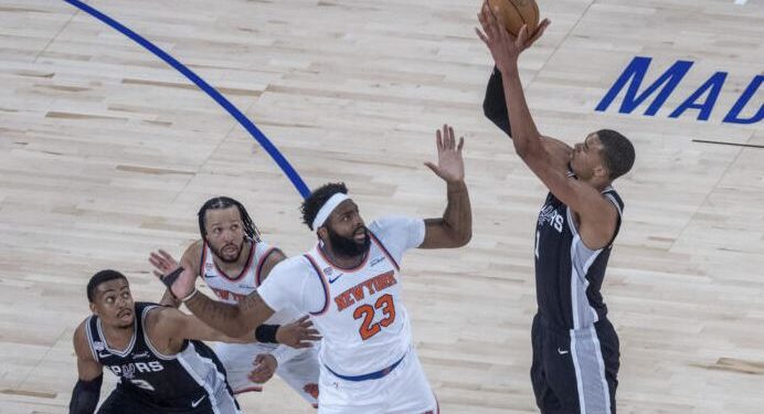 Los Spurs aguan la fiesta de los Knicks en Nueva York