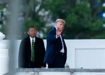 Un tribunal autoriza al Gobierno Trump a reanudar las deportaciones aceleradas en todo EE.UU.