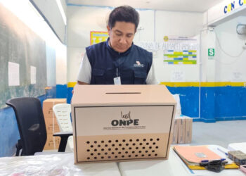 Abren las urnas para la segunda vuelta de las elecciones presidenciales de Perú