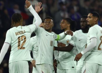 Con tres goles de Olise, Francia le ganó a Irlanda del Norte en su último amistoso antes del Mundial