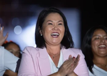 Keiko Fujimori se acerca a ganar la elección presidencial en Perú, con 40,000 votos más que Roberto Sánchez
