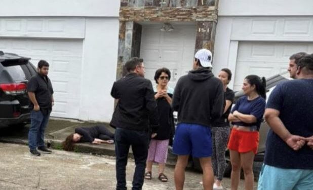 ¡Se le acabó el gas! Conductora en supuesto estado de ebriedad terminó en una acera tras chocar 13 vehículos