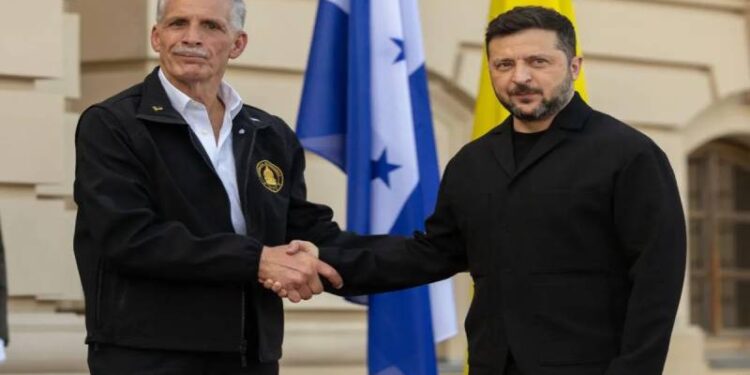 Honduras prevé comprar drones a Ucrania para la lucha antidrogas, dice el presidente Asfura a la AFP