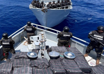 Interceptan en El Salvador dos embarcaciones con 6,68 toneladas de cocaína, informa Bukele