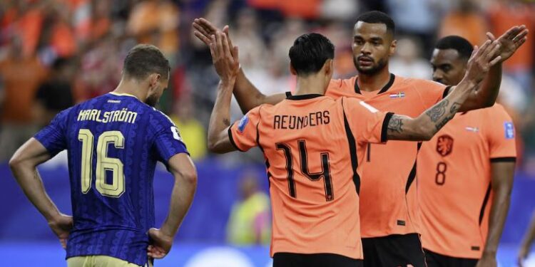 Los dobletes de Brian Brobbey y Cody Gakpo destacan en la paliza (5-1) de Países Bajos a Suecia