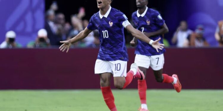 Con dos tantos de Mbappé, Francia goleó 3-0 a Suecia y jugará ante Paraguay los octavos de final del Mundial 2026