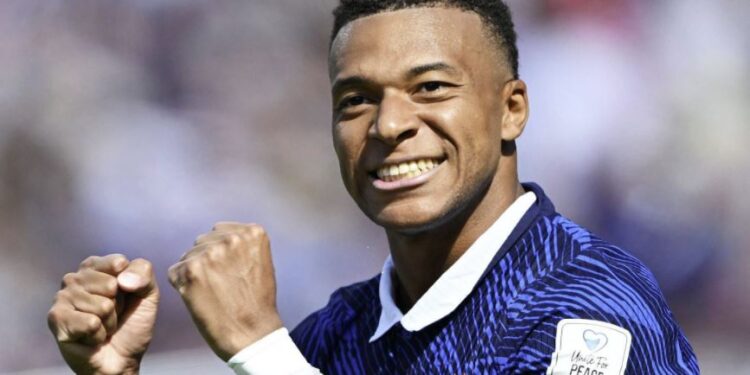 Mbappé, estelar: los dos récords que rompió con sus golazos ante Senegal en el inicio del Mundial 