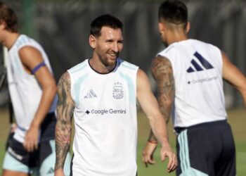 Messi se buscó en un paquete de figuritas: la frase en tercera persona que hizo furor en las redes
