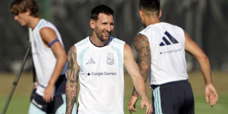 Messi se buscó en un paquete de figuritas: la frase en tercera persona que hizo furor en las redes