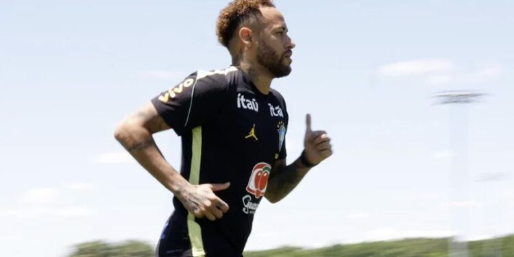 Neymar se entrena sobre el césped por primera vez en Estados Unidos