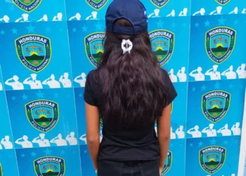¡Salió larga! Hallan a quinceañera que fingió estar secuestrada y pedía 1.5 millones de lempiras para su liberación