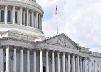 El Senado de Estados Unidos aprueba un paquete de 70,000 millones de dólares para operaciones migratorias