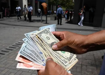 Remesas a El Salvador, Guatemala y Honduras suman 15,852 millones de dólares, un 10,7% más