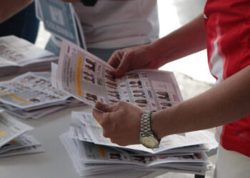 EE.UU. amenaza con retirar visas a quienes manipulen las elecciones en Colombia