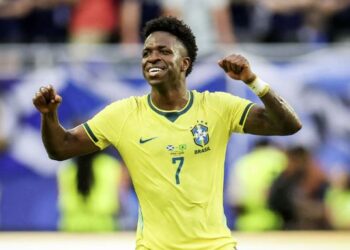 Brasil le ganó 3-0 a Escocia y se clasificó a los 16 avos de final como primero del Grupo C del Mundial