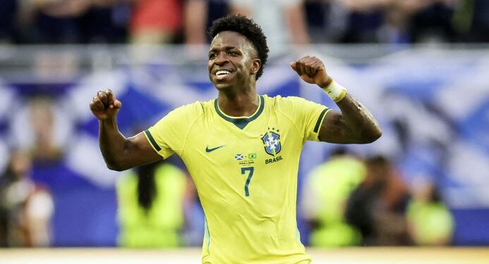 Brasil le ganó 3-0 a Escocia y se clasificó a los 16 avos de final como primero del Grupo C del Mundial
