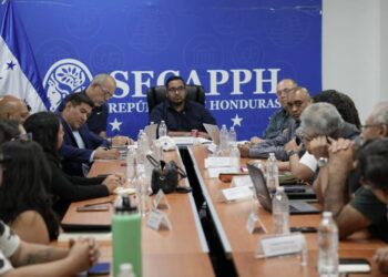 Autoridades establecen mesa técnica para fortalecer el cine hondureño