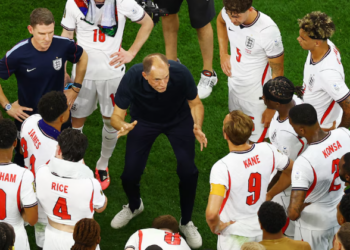 El abucheo de los fanáticos contra las pausas de hidratación durante el partido entre Inglaterra y Croacia