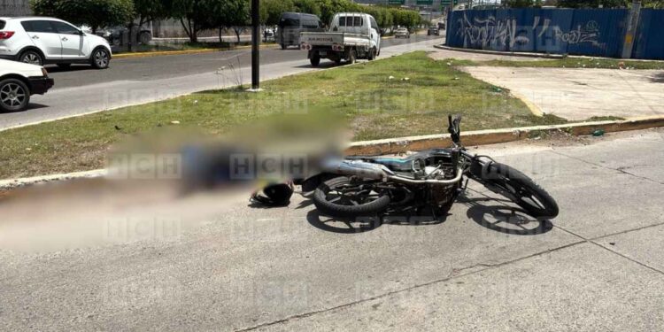 ¡Otra desgracia en moto! Joven pierde la vida tras accidente en el bulevar Kuwait