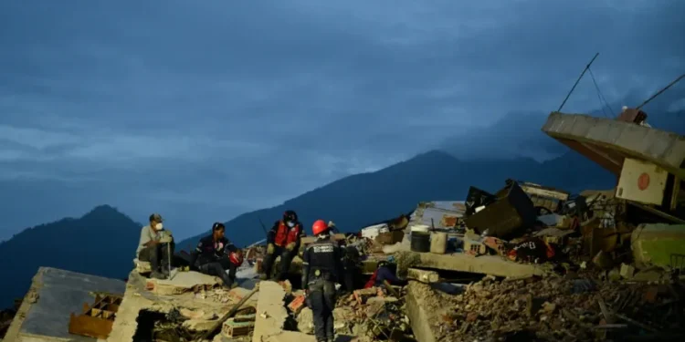 “Me voy con él”: el temor a perder los restos de fallecidos tras sismos en Venezuela