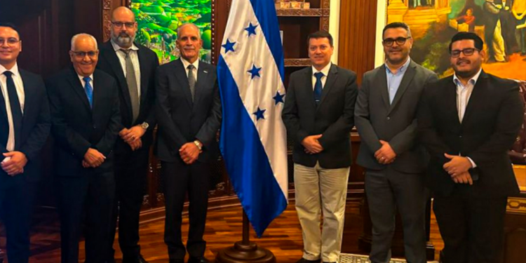 Asfura supervisa inversión de $624 millones para modernizar Puerto Cortés y generar empleo