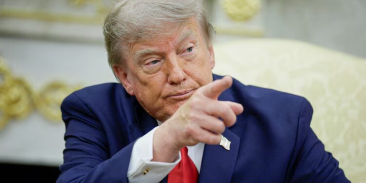 Donald Trump dijo que ordenará ataques contra centrales eléctricas y puentes si Irán se niega a negociar