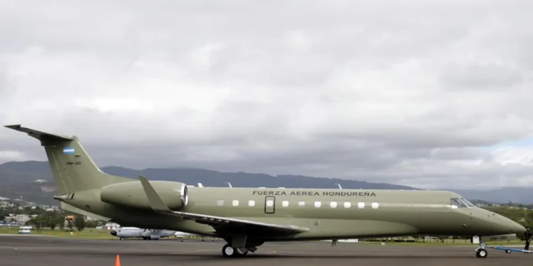 ¿Acertada decisión? Avión presidencial adquirido por $14.8 millones en 2014 se vende por $5.1 millones