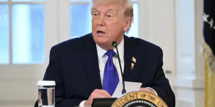 Trump dice que por ahora no quiere negociar con Irán pese a contacto reciente con Teherán