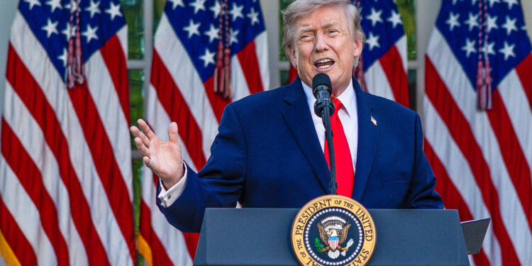 “¡Cuán estúpido fue eso!”: Trump arremete contra la entrega del canal a Panamá