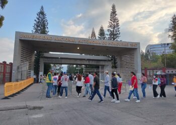 Ranking académico a nivel nacional: estos colegios sobresalen en los resultados de admisión de la UNAH