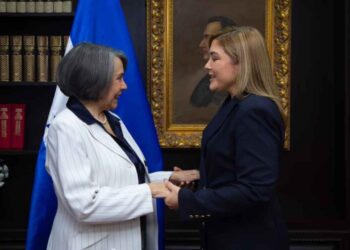Ana Paola Hall asume como nueva embajadora de Honduras en España