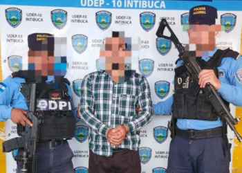 ¡Indignante! Señalan a supuesto predicador de drogar a su hijastra para abusar de ella
