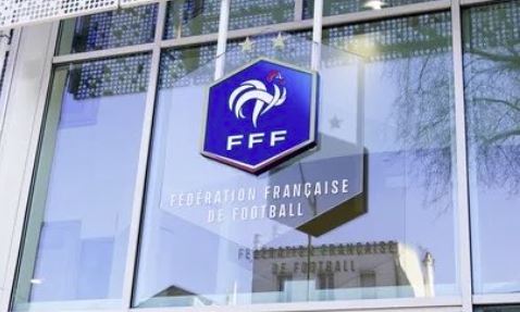 Francia denuncia a senadora paraguaya por comentarios racistas contra Mbappé