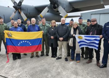 Uruguay envió el primer avión con ayuda humanitaria para Venezuela: “Este terremoto conmovió al mundo”