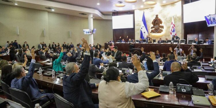 Instan al CN a aprobar reformas de la Ley de Contratación del Estado para acelerar ejecución presupuestaria