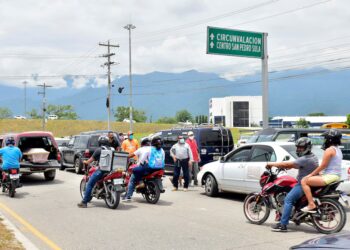 ¿Vale la pena reclamar en el tráfico? Psicóloga alerta sobre discusiones que pueden terminar en tragedia
