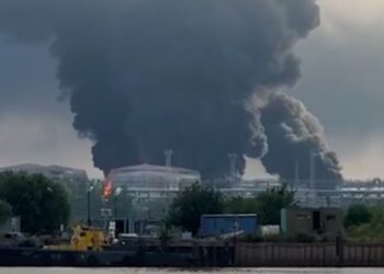 Ucrania volvió a golpear el corazón industrial de Rusia: bombardeó una terminal petrolera en San Petersburgo