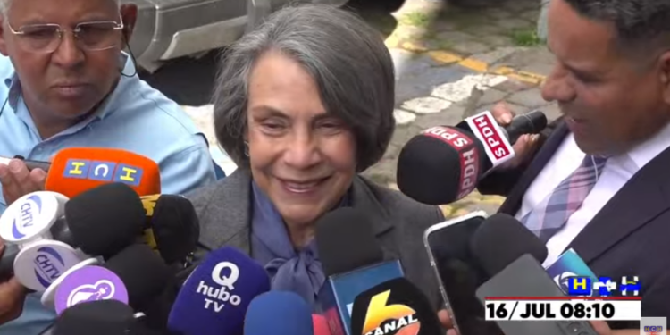 “Las ambulancias chinas nunca llegaron a puerto”, confirma canciller