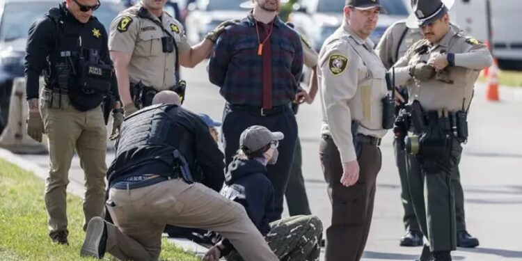 El ICE supera las 10,000 detenciones en cinco días tras reforzar operativos, según el NYT