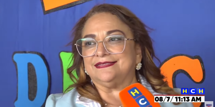 Ministra confirma al menos 500 despidos de personal supernumerario: “No es político; estamos ordenando la Educación”