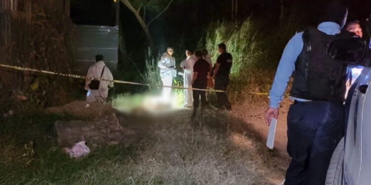 Pistoleros le arrebatan la vida a jovencito en colonia Habitat | Móvil Emergencia TGU