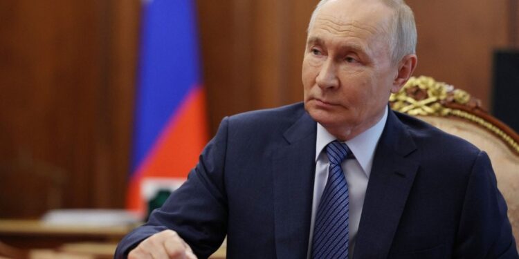 Popularidad de Vladimir Putin cae