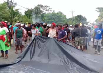 ¡Protesta! Garífunas bloquean la CA-13, denunciando criminalización de cinco detenidos y en defensa de sus territorios ancestrales